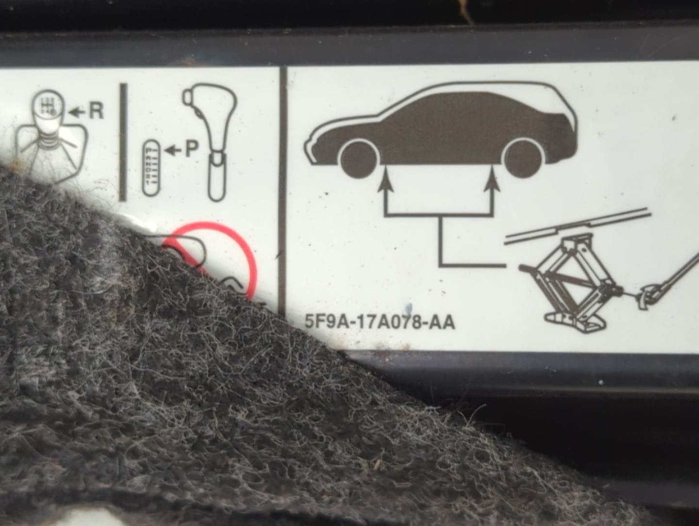 2014 Ford Taurus Spare Scissor Car Jack - Oemusedautoparts1.com