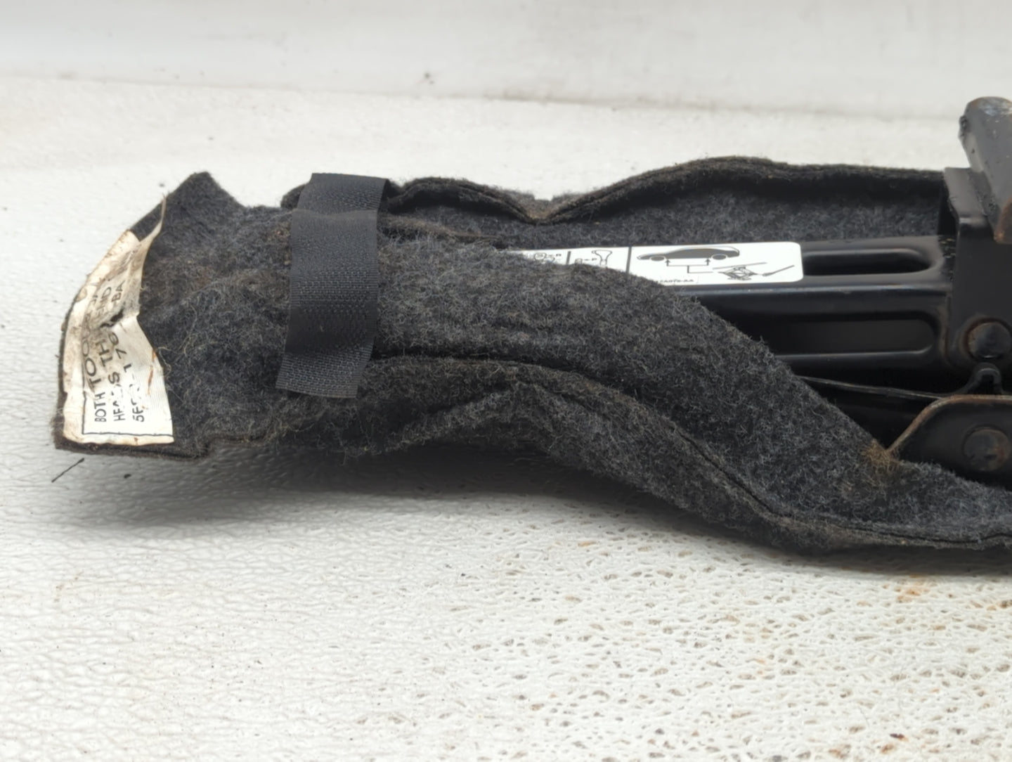 2014 Ford Taurus Spare Scissor Car Jack - Oemusedautoparts1.com