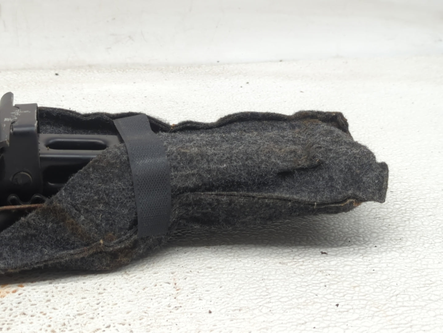 2014 Ford Taurus Spare Scissor Car Jack - Oemusedautoparts1.com