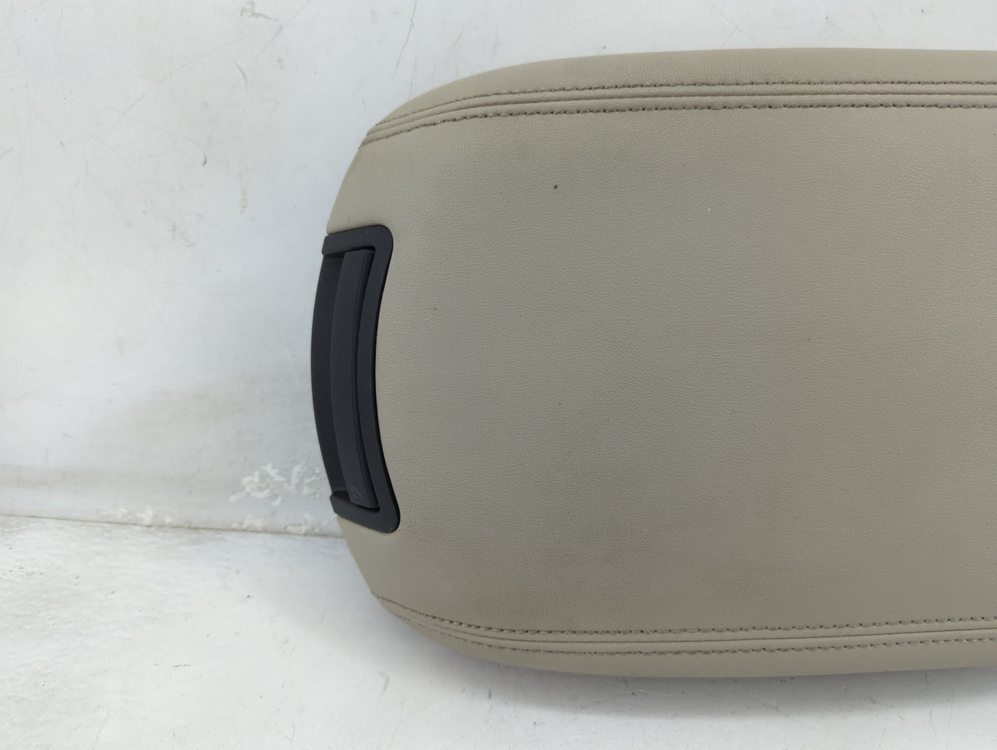 2010-2012 Ford Taurus Center Console Armrest Cover Lid Fits Fits 2010 2011 2012 OEM Used Auto Parts - Oemusedautoparts1.com