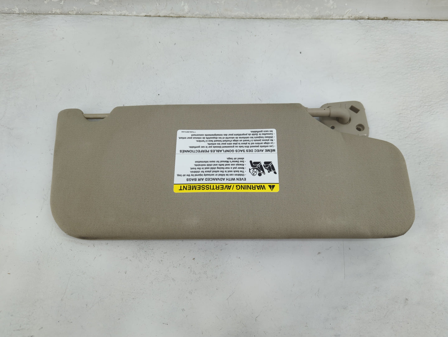 2010-2011 Ford Taurus Sun Visor Shade Replacement Driver Left Mirror Fits Fits 2010 2011 OEM Used Auto Parts - Oemusedautopa