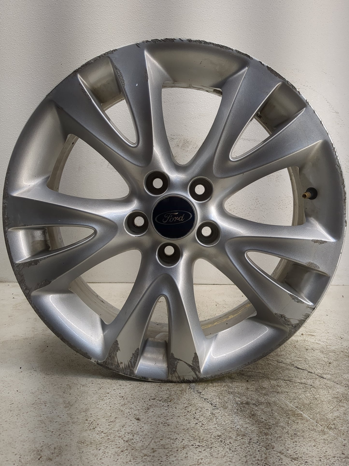 2010-2012 Ford Taurus Oem Wheel Rim - Oemusedautoparts1.com