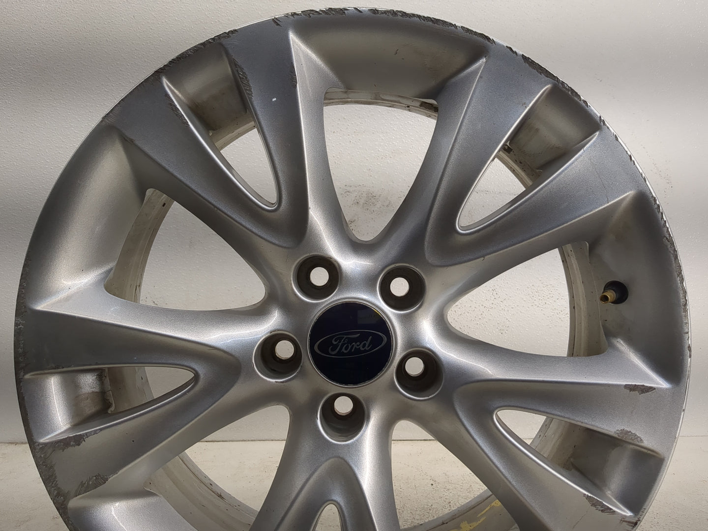 2010-2012 Ford Taurus Oem Wheel Rim - Oemusedautoparts1.com