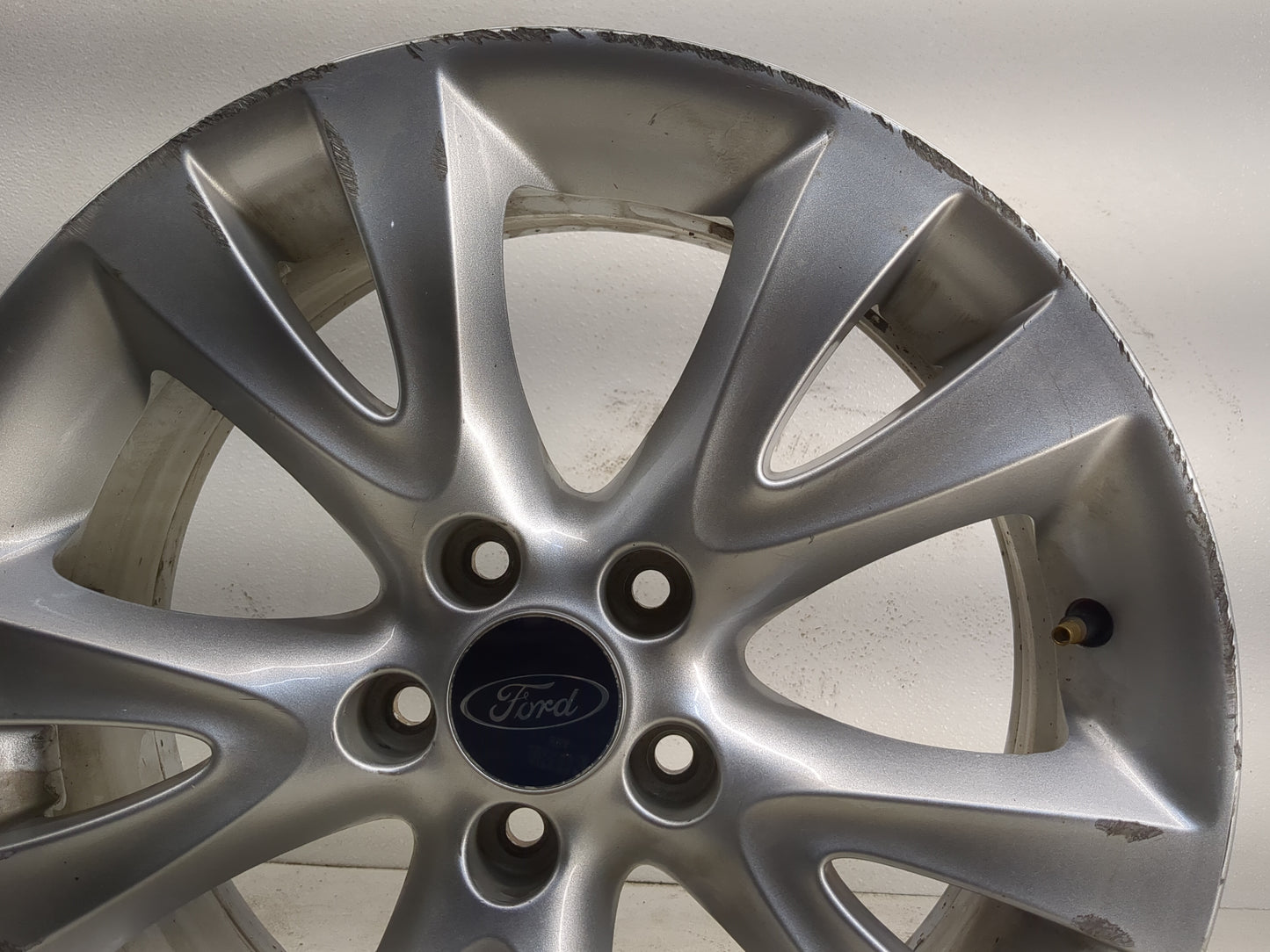2010-2012 Ford Taurus Oem Wheel Rim - Oemusedautoparts1.com