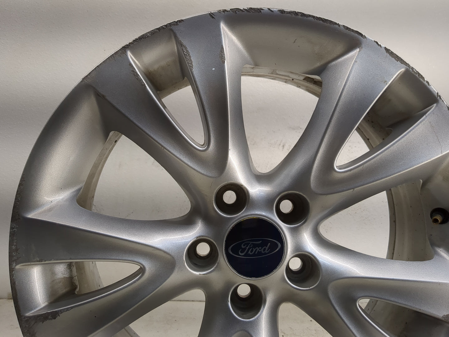 2010-2012 Ford Taurus Oem Wheel Rim - Oemusedautoparts1.com