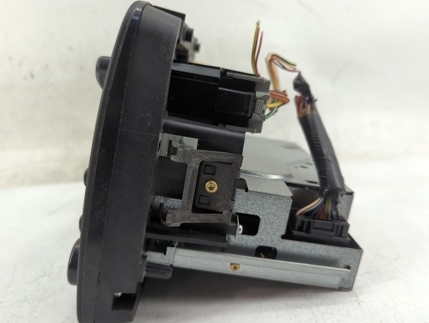 2004-2007 Ford Taurus Radio AM FM Cd Player Receiver Replacement Fits Fits 2004 2005 2006 2007 OEM Used Auto Parts - Oemused