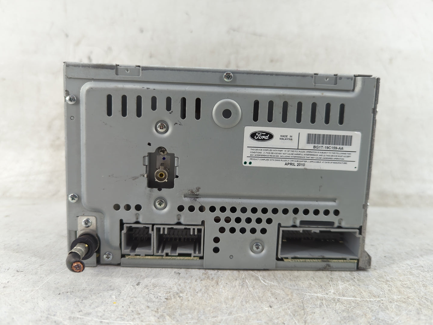 2011-2012 Ford Taurus Radio AM FM Cd Player Receiver Replacement Fits Fits 2011 2012 OEM Used Auto Parts - Oemusedautoparts1