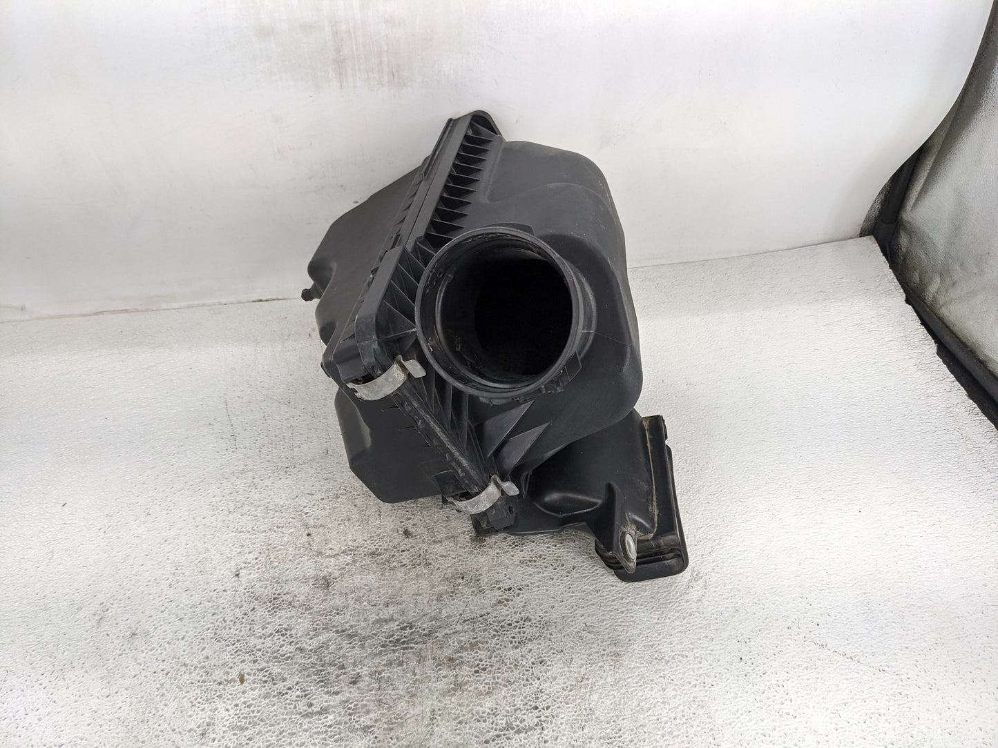 2010-2012 Ford Taurus Air Cleaner Intake-duct Hose Tube 1205786 - Oemusedautoparts1.com