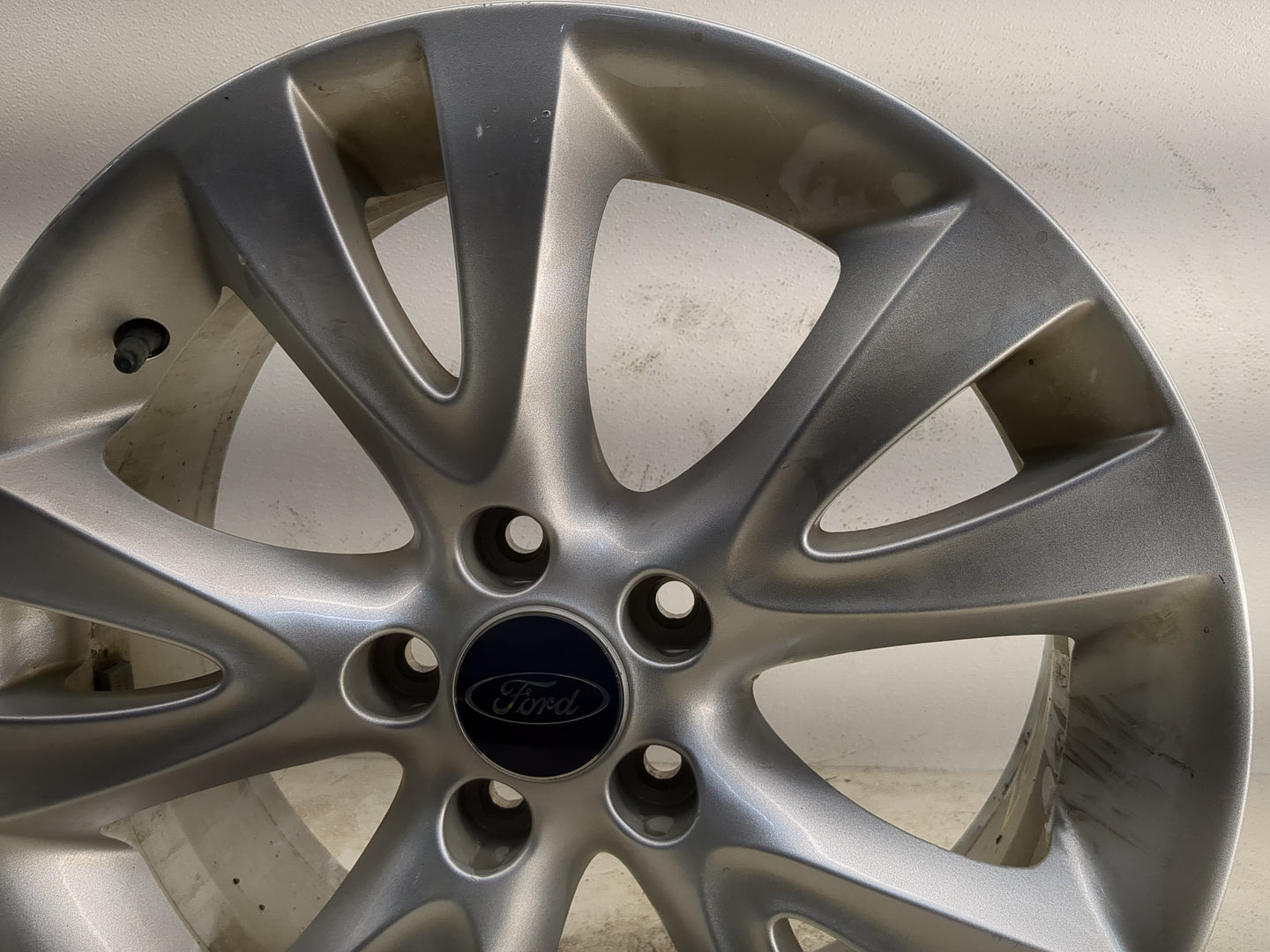 2010-2012 Ford Taurus Oem Wheel Rim - Oemusedautoparts1.com