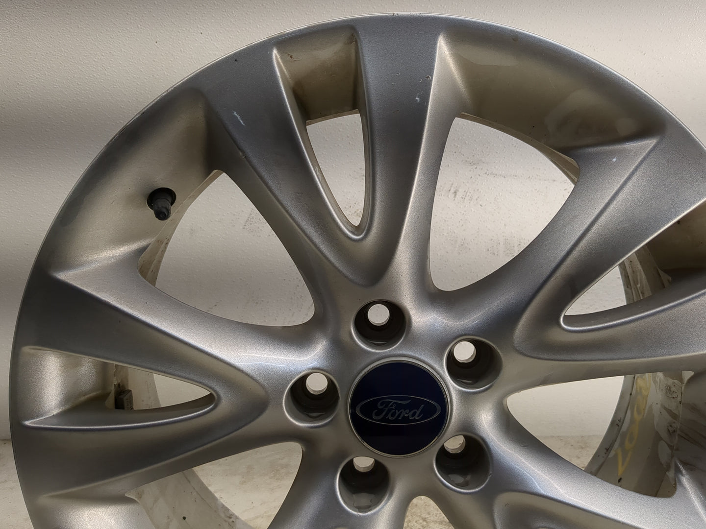 2010-2012 Ford Taurus Oem Wheel Rim - Oemusedautoparts1.com