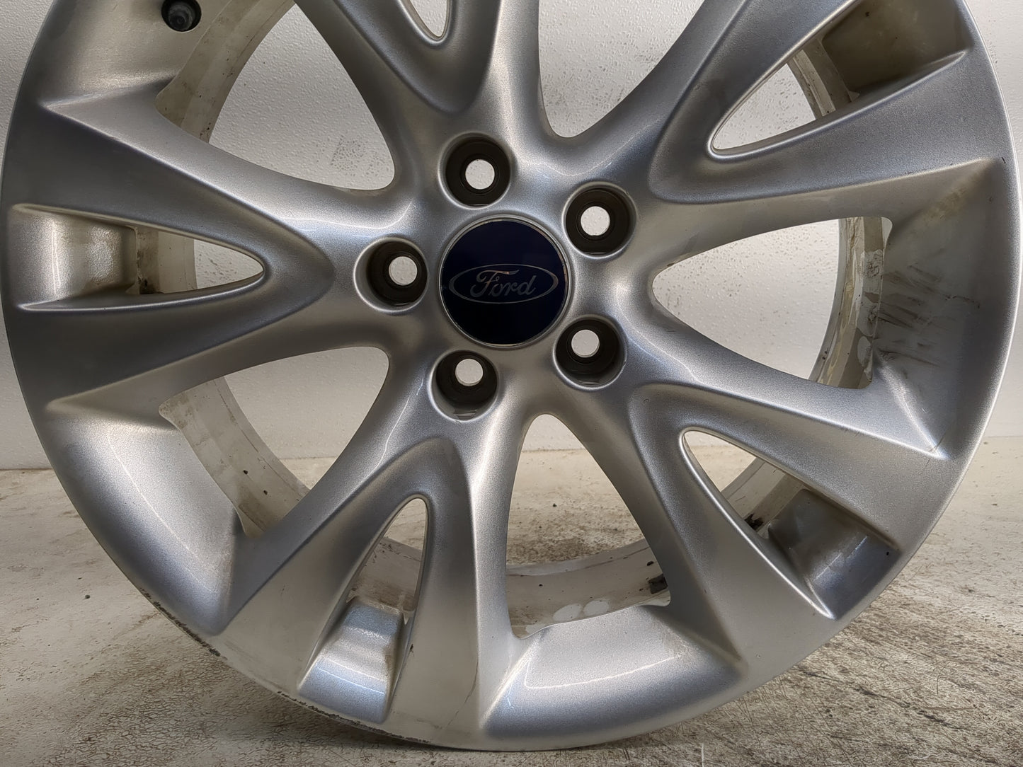 2010-2012 Ford Taurus Oem Wheel Rim - Oemusedautoparts1.com