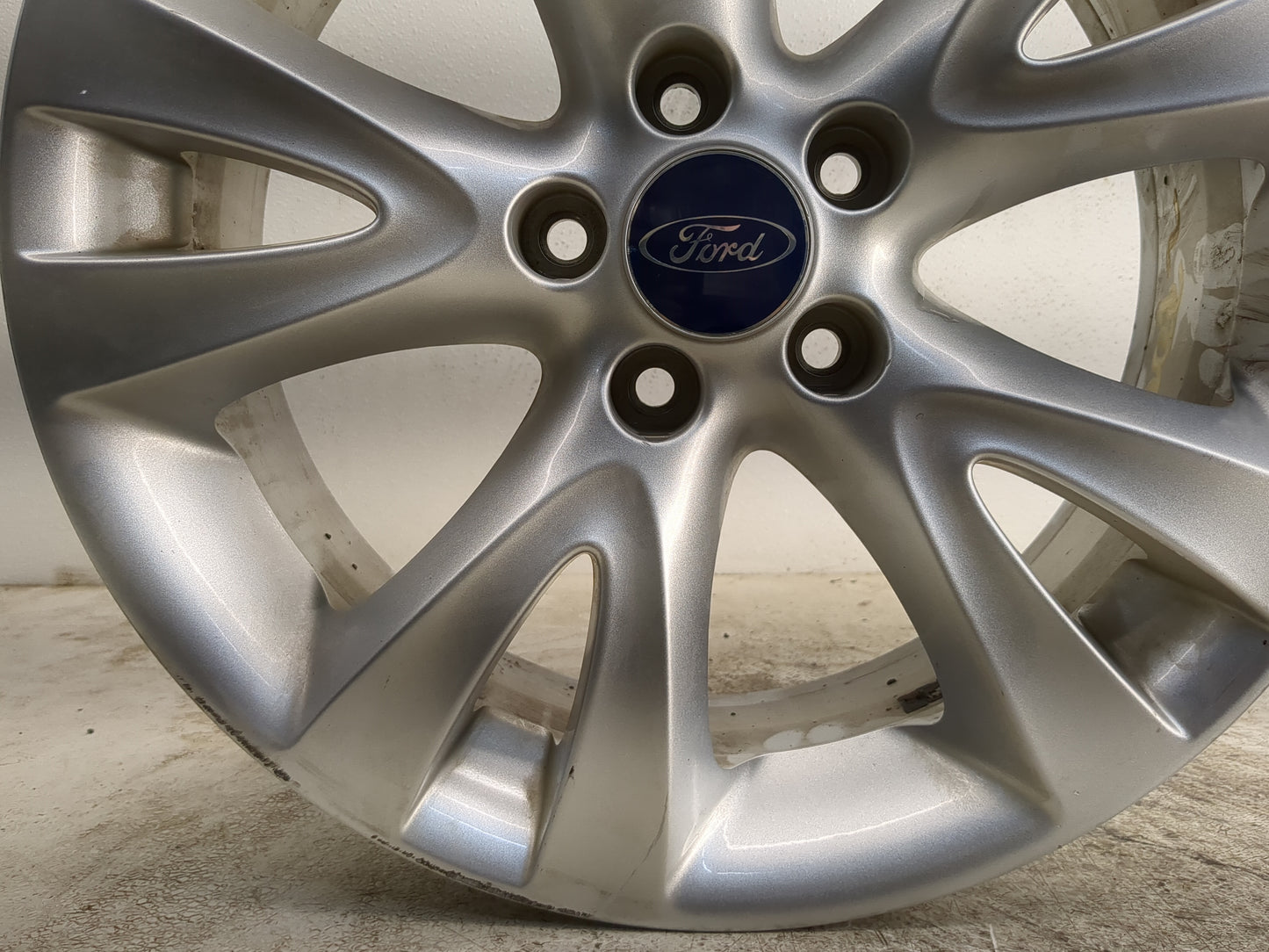 2010-2012 Ford Taurus Oem Wheel Rim - Oemusedautoparts1.com