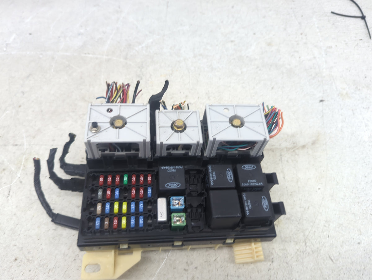2002-2004 Ford Taurus Fusebox Fuse Box Panel Relay Module Fits Fits 2002 2003 2004 OEM Used Auto Parts - Oemusedautoparts1.c