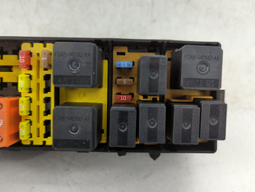 2002-2004 Ford Taurus Fusebox Fuse Box Panel Relay Module Fits Fits 2002 2003 2004 OEM Used Auto Parts