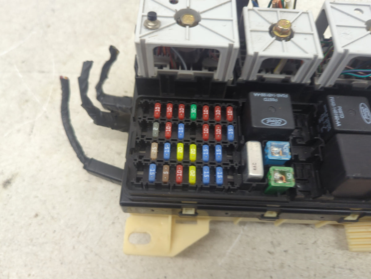 2002-2004 Ford Taurus Fusebox Fuse Box Panel Relay Module Fits Fits 2002 2003 2004 OEM Used Auto Parts - Oemusedautoparts1.c