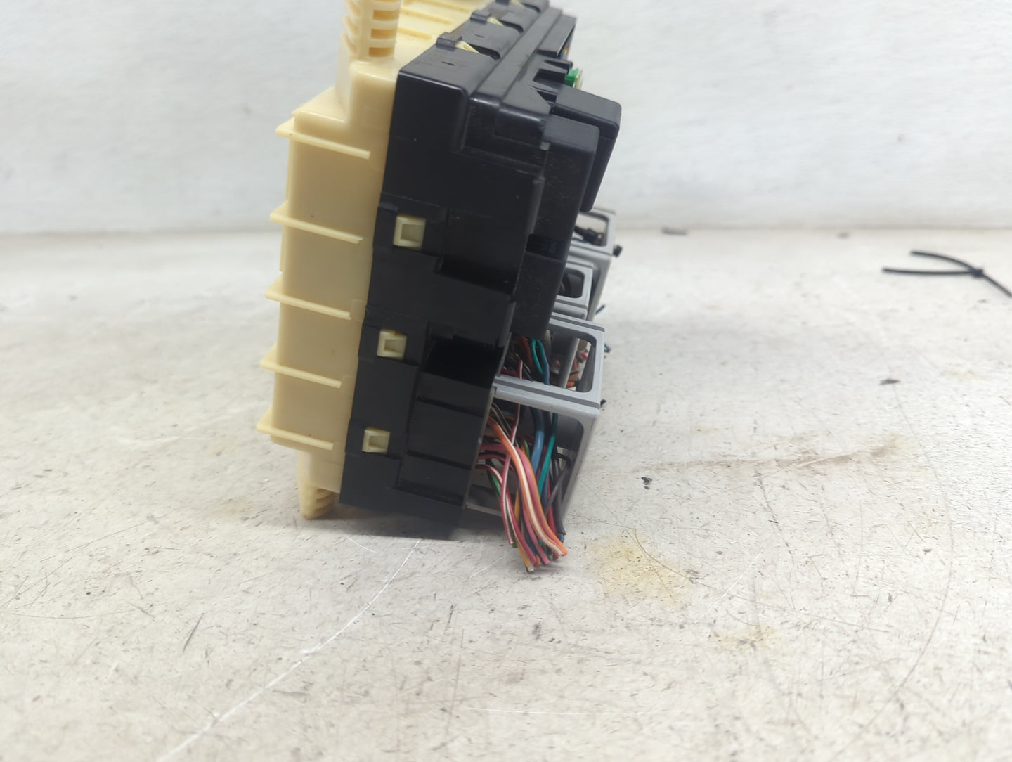2002-2004 Ford Taurus Fusebox Fuse Box Panel Relay Module Fits Fits 2002 2003 2004 OEM Used Auto Parts - Oemusedautoparts1.c