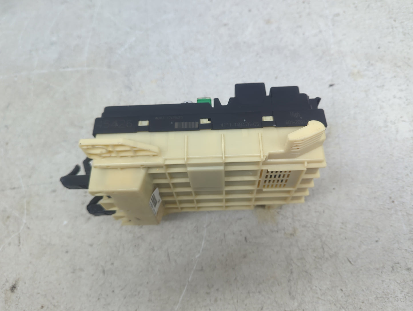 2002-2004 Ford Taurus Fusebox Fuse Box Panel Relay Module Fits Fits 2002 2003 2004 OEM Used Auto Parts - Oemusedautoparts1.c