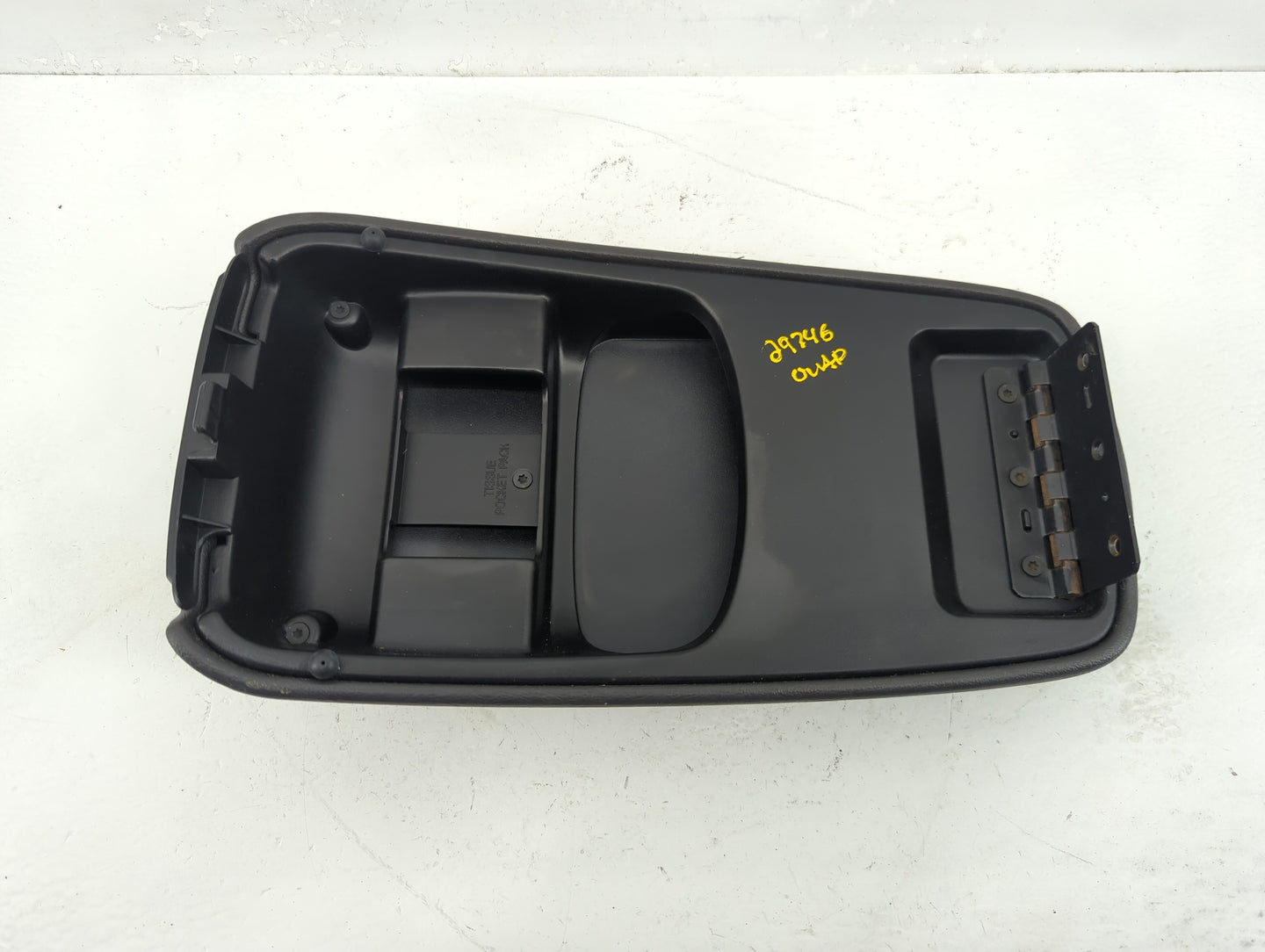 2003-2007 Ford Taurus Center Console Armrest Cover Lid Fits Fits 2003 2004 2005 2006 2007 OEM Used Auto Parts - Oemusedautop