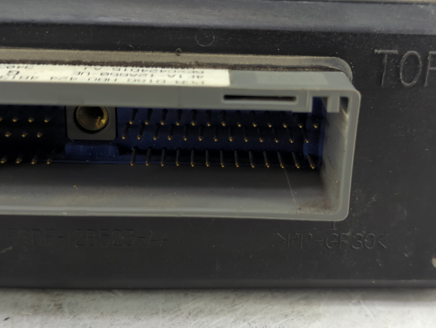2004 Ford Taurus PCM Engine Control Computer ECU ECM PCU OEM P/N:PCM-D186 HBO-424 4B13 4F1A-12A650-UE, 6EXC424D15-AJ Fits OE