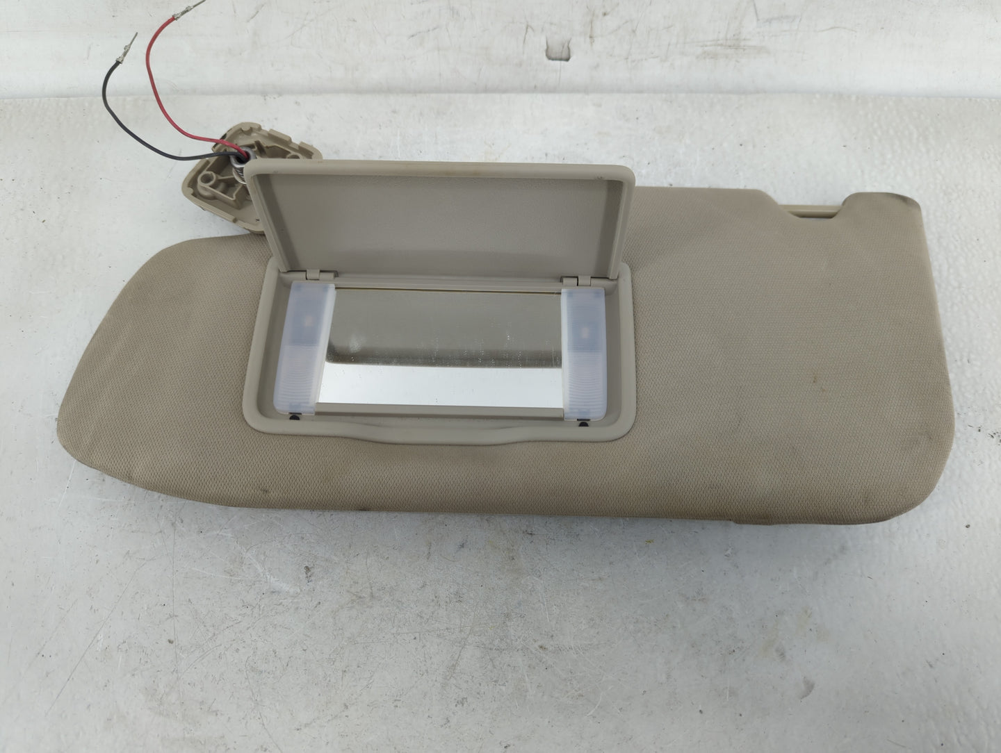 2013-2019 Ford Taurus Sun Visor Shade Replacement Passenger Right Mirror Fits OEM Used Auto Parts - Oemusedautoparts1.com