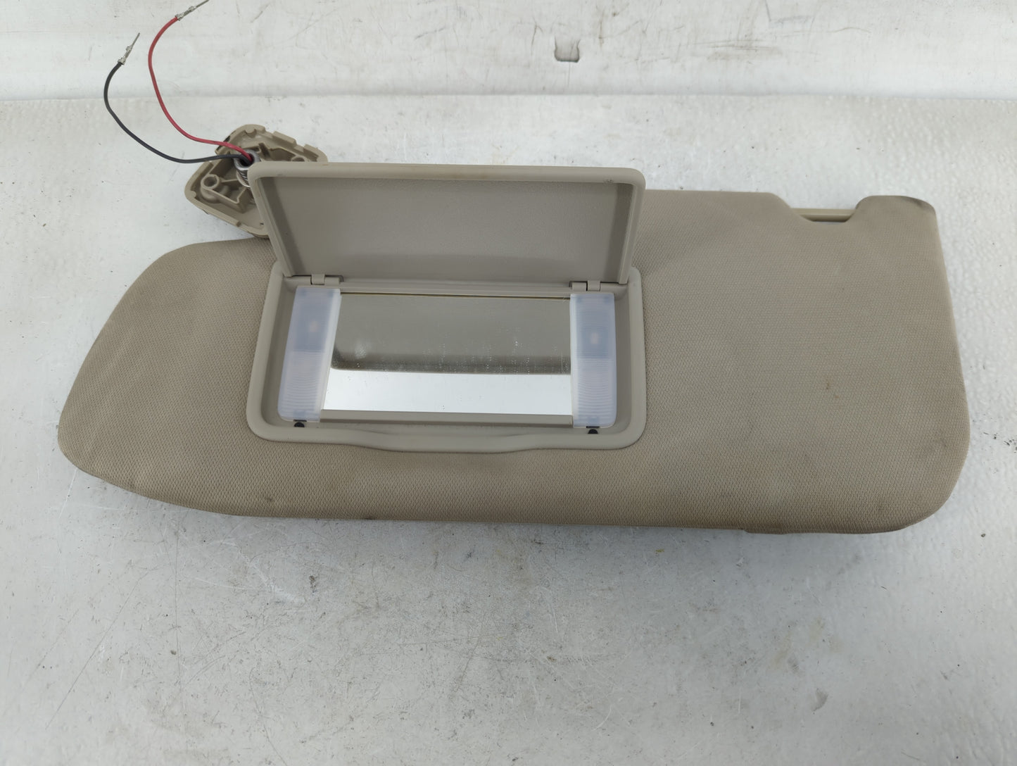 2013-2019 Ford Taurus Sun Visor Shade Replacement Passenger Right Mirror Fits OEM Used Auto Parts - Oemusedautoparts1.com