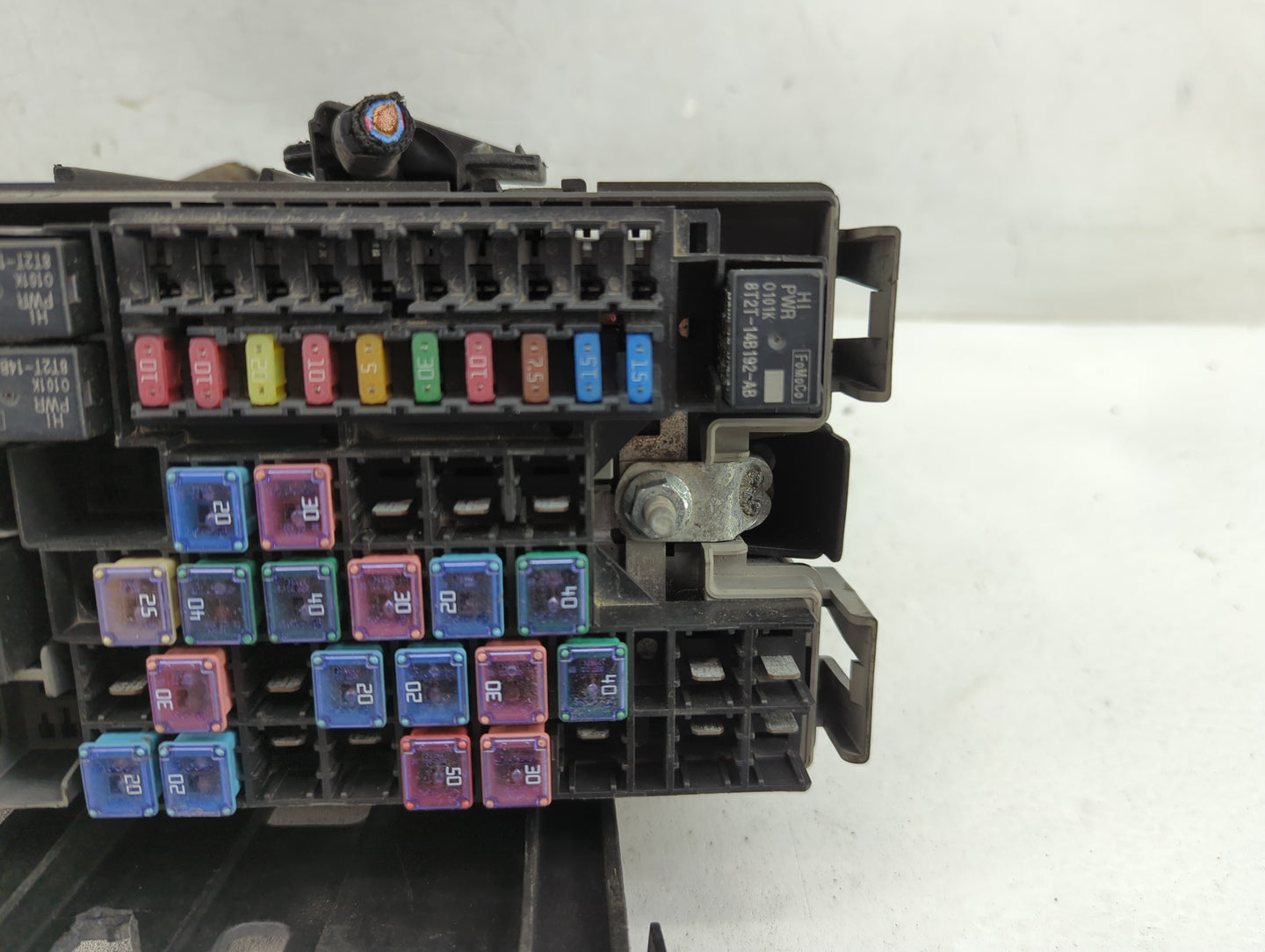 2017-2019 Ford Taurus Fusebox Fuse Box Panel Relay Module Fits Fits 2017 2018 2019 OEM Used Auto Parts - Oemusedautoparts1.c