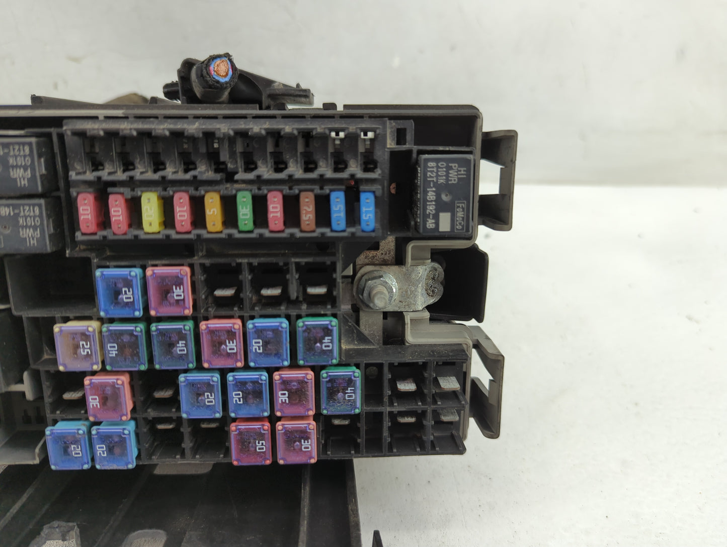2017-2019 Ford Taurus Fusebox Fuse Box Panel Relay Module Fits Fits 2017 2018 2019 OEM Used Auto Parts - Oemusedautoparts1.c