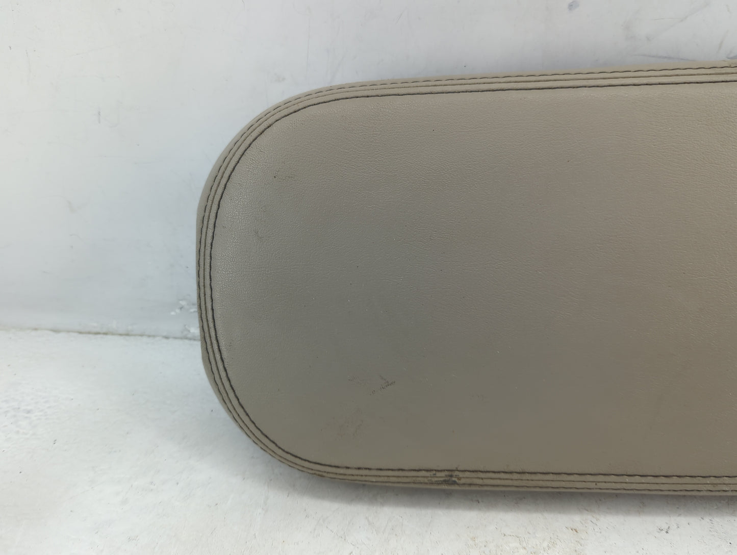 2008-2009 Ford Taurus Center Console Armrest Cover Lid Fits Fits 2008 2009 OEM Used Auto Parts - Oemusedautoparts1.com