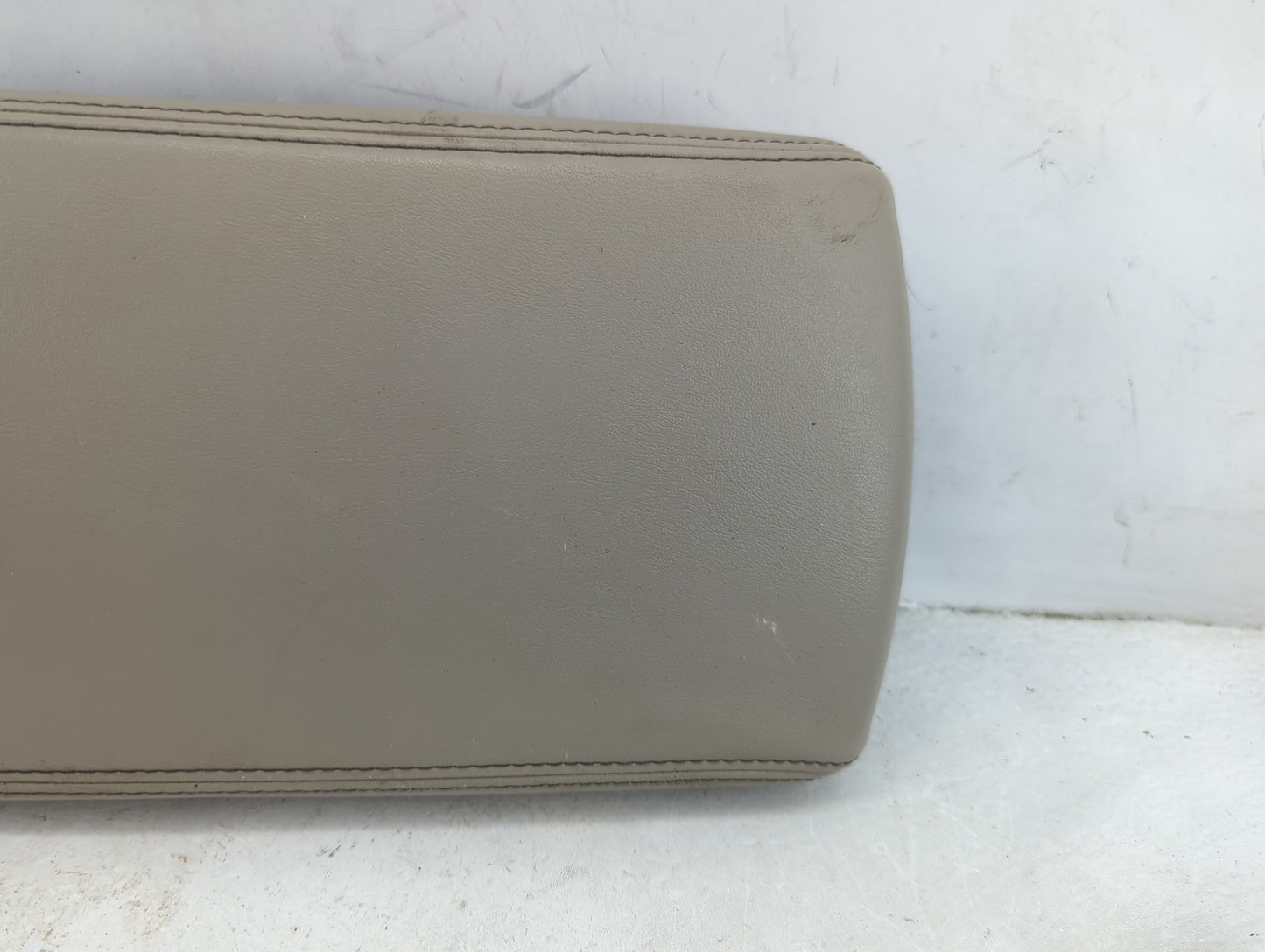 2008-2009 Ford Taurus Center Console Armrest Cover Lid Fits Fits 2008 2009 OEM Used Auto Parts - Oemusedautoparts1.com