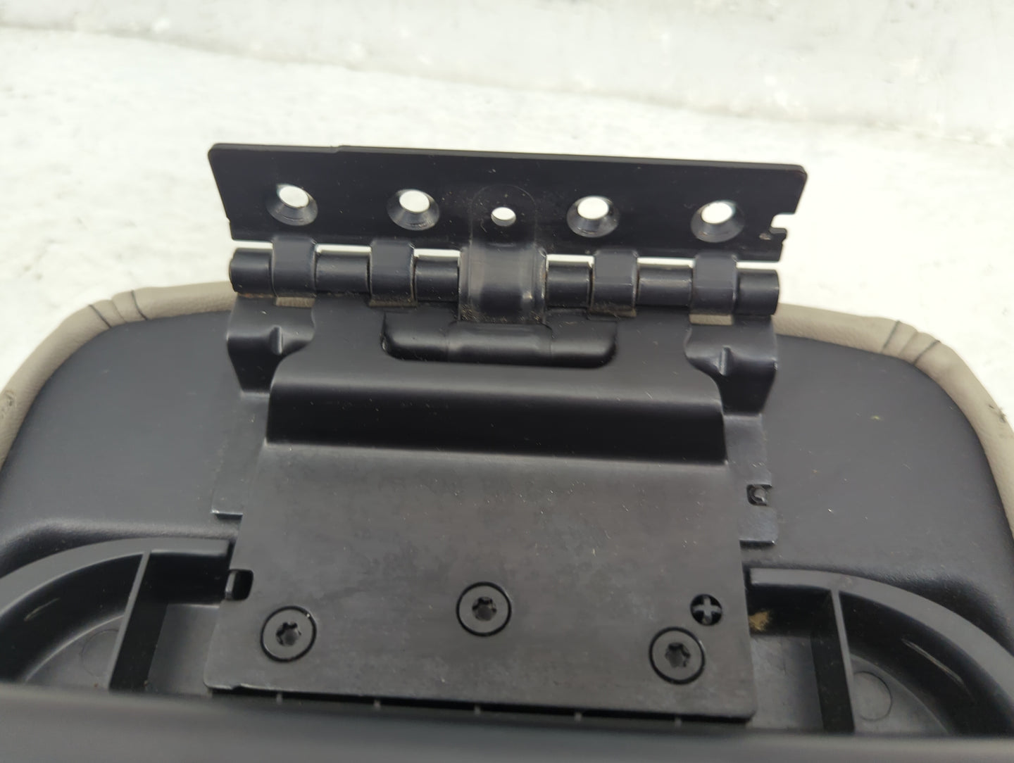 2008-2009 Ford Taurus Center Console Armrest Cover Lid Fits Fits 2008 2009 OEM Used Auto Parts - Oemusedautoparts1.com