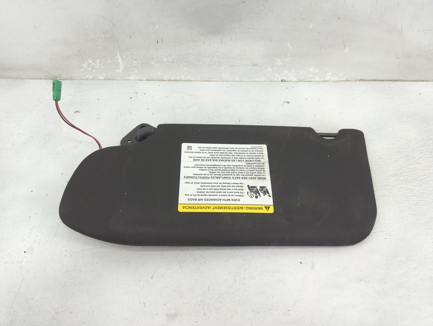 2013-2019 Ford Taurus Sun Visor Shade Replacement Passenger Right Mirror Fits OEM Used Auto Parts - Oemusedautoparts1.com