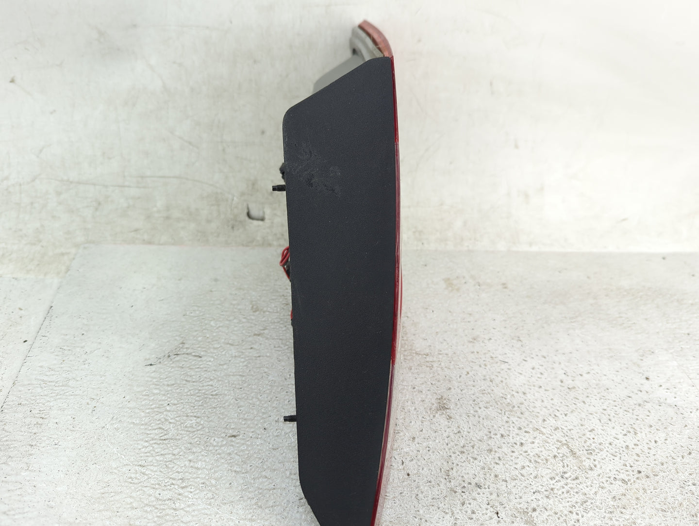 2013-2019 Ford Taurus Passenger Right Side Deck Lid Mounted Tail Light - Oemusedautoparts1.com