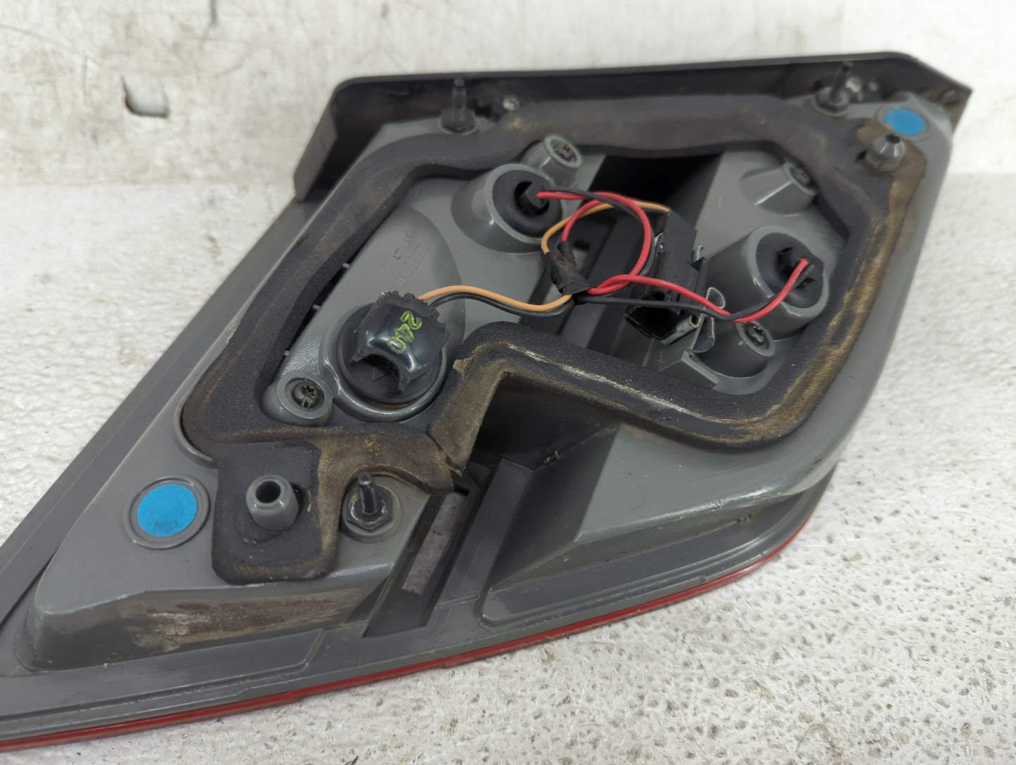 2013-2019 Ford Taurus Passenger Right Side Deck Lid Mounted Tail Light - Oemusedautoparts1.com