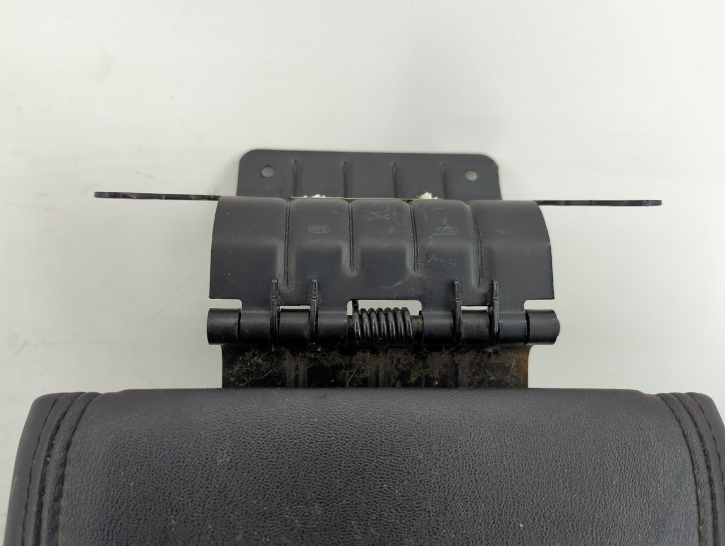 2013-2019 Ford Taurus Center Console Armrest Cover Lid Fits Fits 2013 2014 2015 2016 2017 2018 2019 OEM Used Auto Parts - Oe