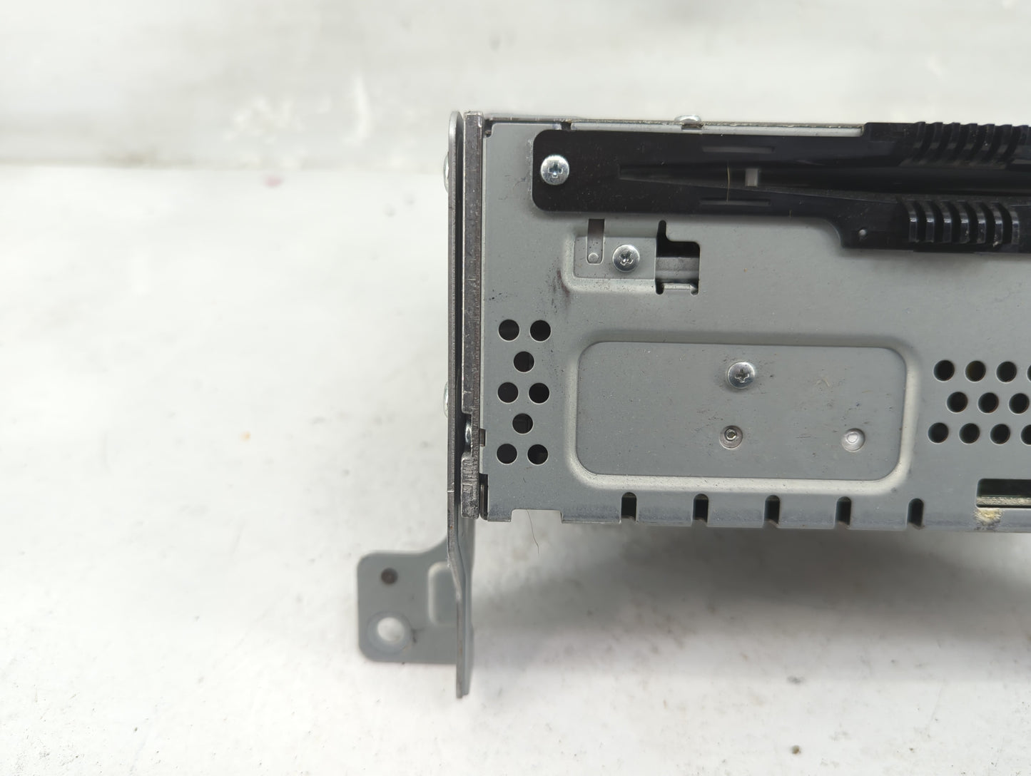 2013-2014 Ford Taurus Radio AM FM Cd Player Receiver Replacement Fits Fits 2013 2014 OEM Used Auto Parts - Oemusedautoparts1
