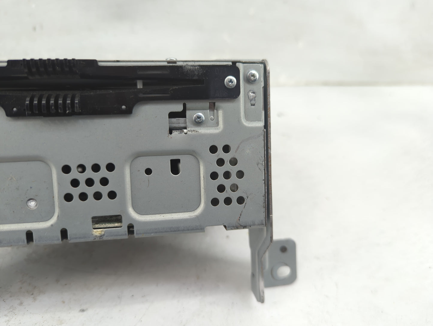 2013-2014 Ford Taurus Radio AM FM Cd Player Receiver Replacement Fits Fits 2013 2014 OEM Used Auto Parts - Oemusedautoparts1