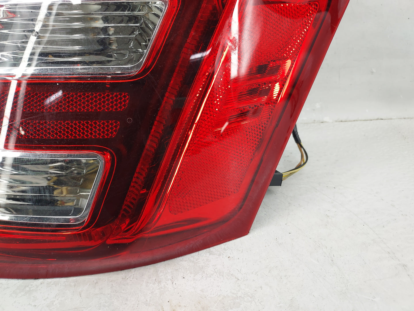 2013-2019 Ford Taurus Driver Left Side Deck Lid Mounted Tail Light - Oemusedautoparts1.com
