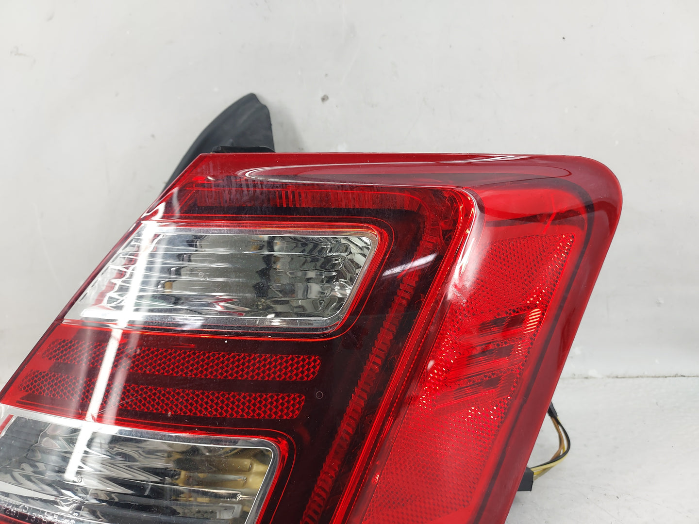 2013-2019 Ford Taurus Driver Left Side Deck Lid Mounted Tail Light - Oemusedautoparts1.com