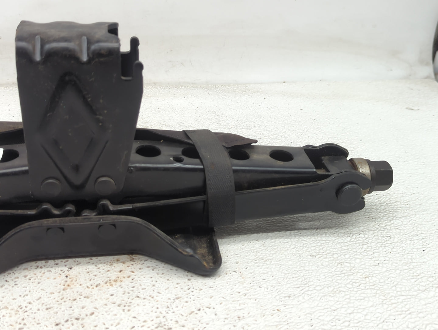 2016 Gmc Acadia Spare Scissor Car Jack 1086095 - Oemusedautoparts1.com