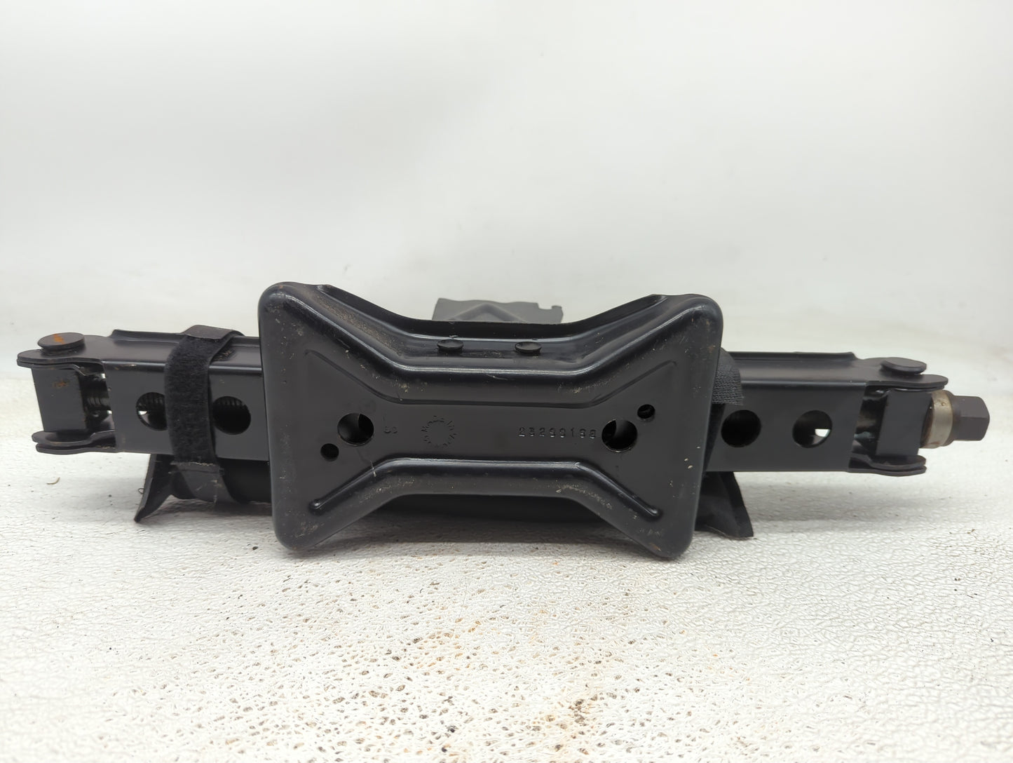 2016 Gmc Acadia Spare Scissor Car Jack 1086095 - Oemusedautoparts1.com