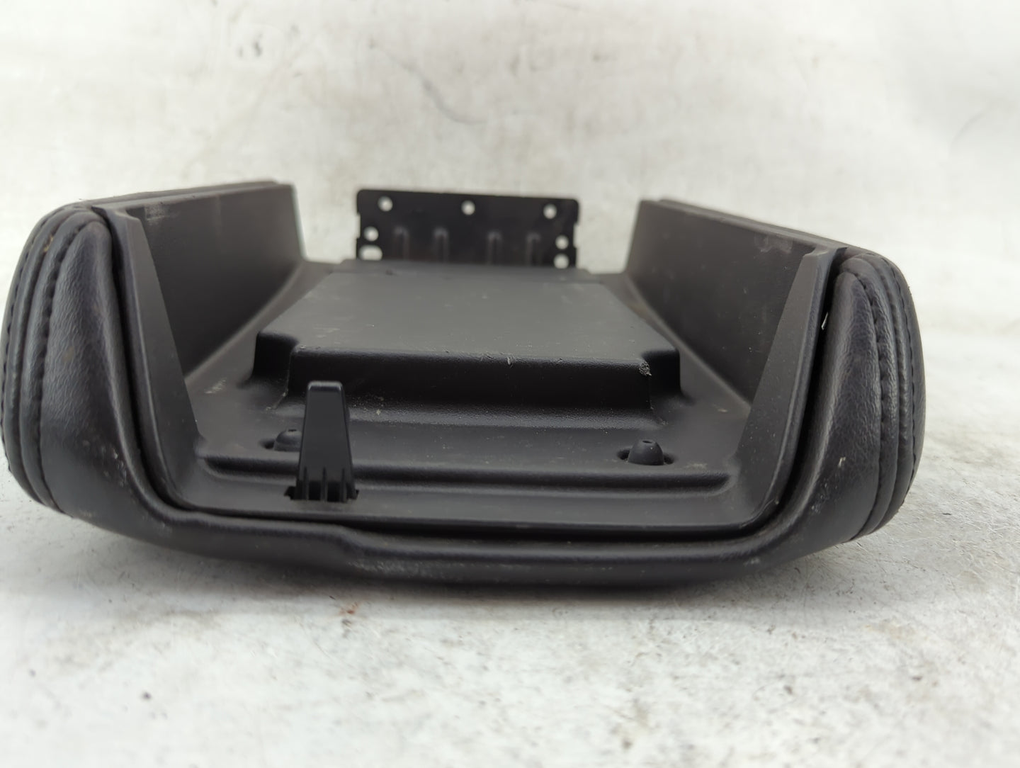 2007-2012 Gmc Acadia Center Console Armrest Cover Lid Fits Fits 2007 2008 2009 2010 2011 2012 OEM Used Auto Parts - Oemuseda