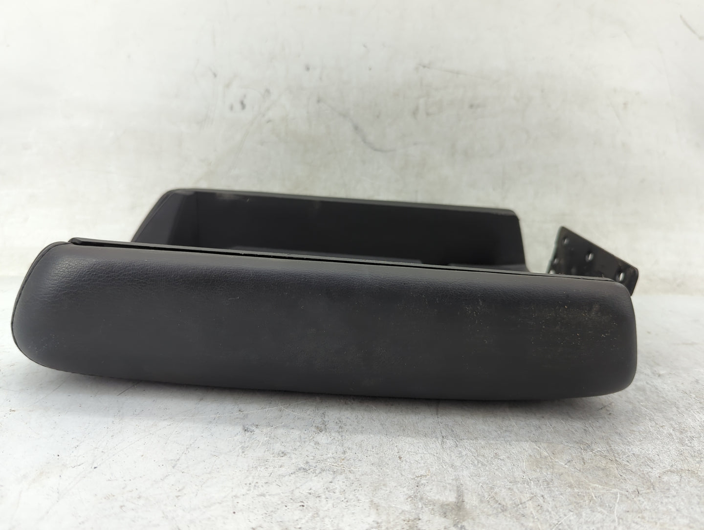 2007-2012 Gmc Acadia Center Console Armrest Cover Lid Fits Fits 2007 2008 2009 2010 2011 2012 OEM Used Auto Parts - Oemuseda
