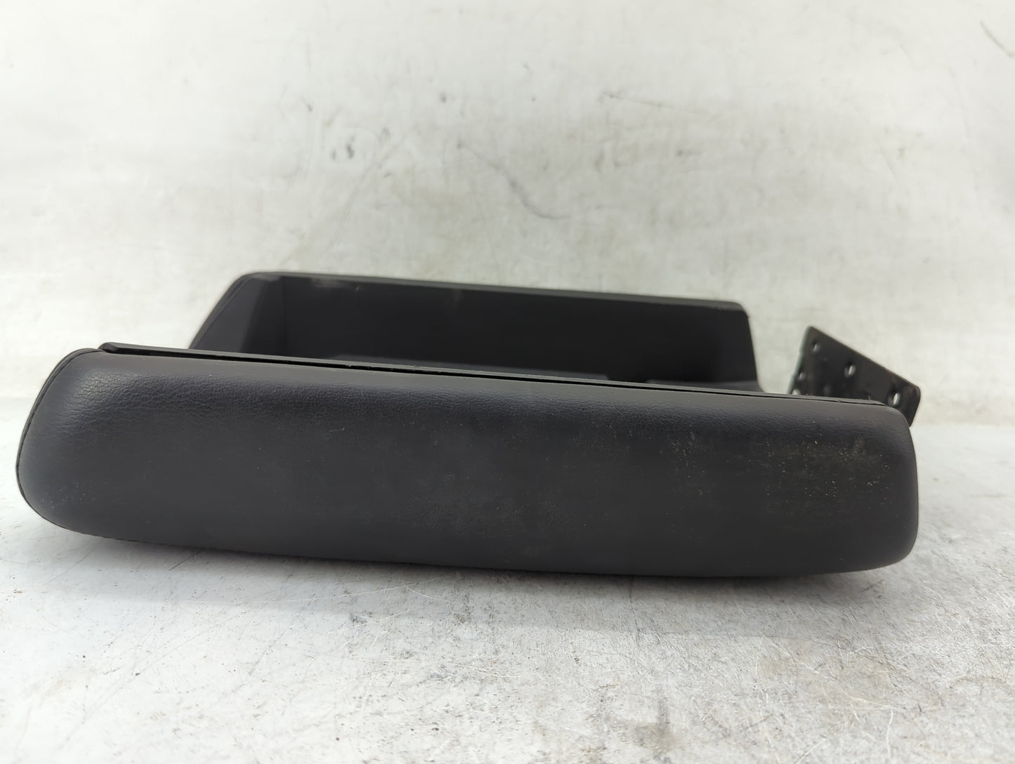 2007-2012 Gmc Acadia Center Console Armrest Cover Lid Fits Fits 2007 2008 2009 2010 2011 2012 OEM Used Auto Parts - Oemuseda