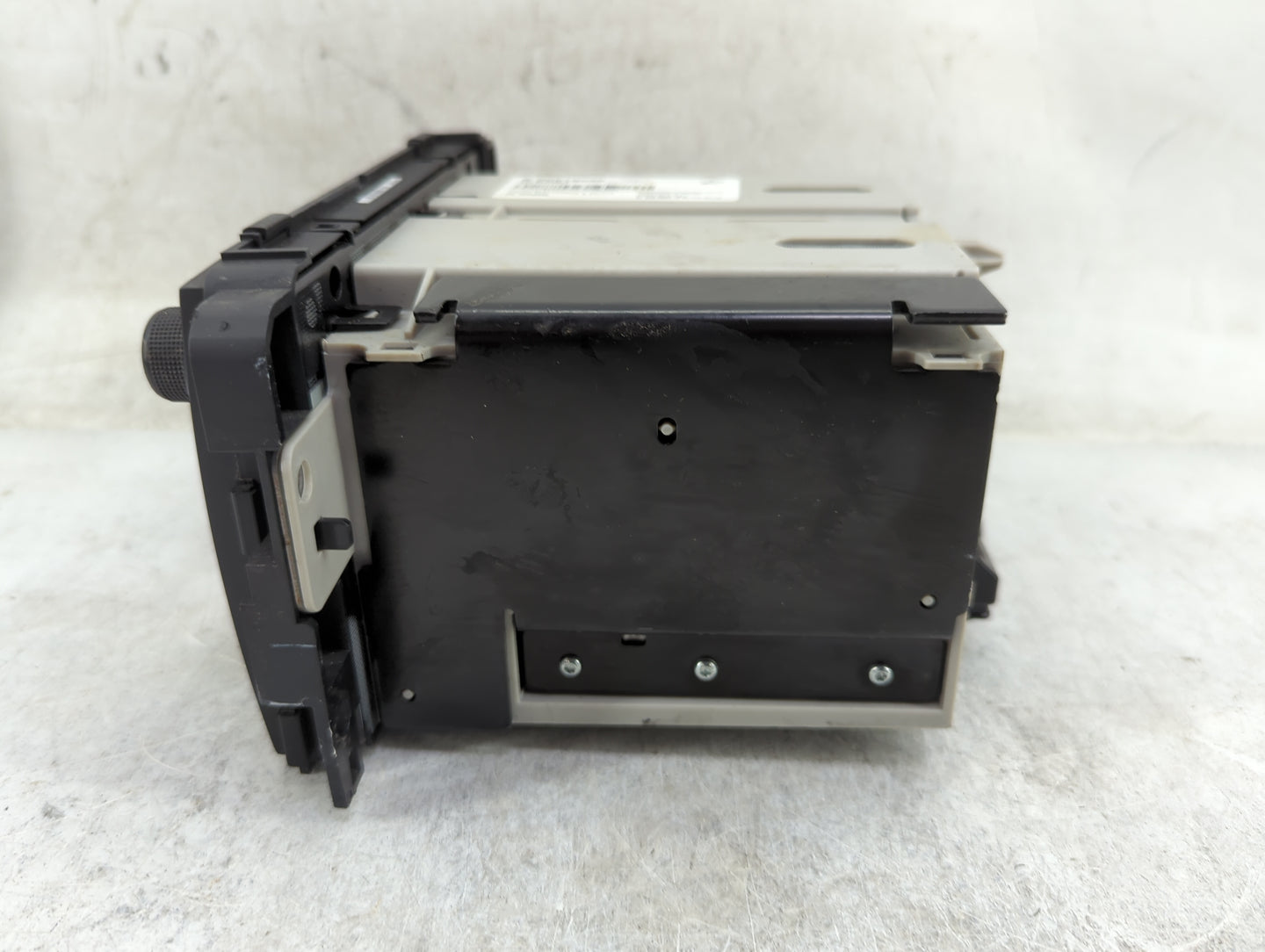 2010 Gmc Acadia Radio AM FM Cd Player Receiver Replacement Fits OEM Used Auto Parts - Oemusedautoparts1.com