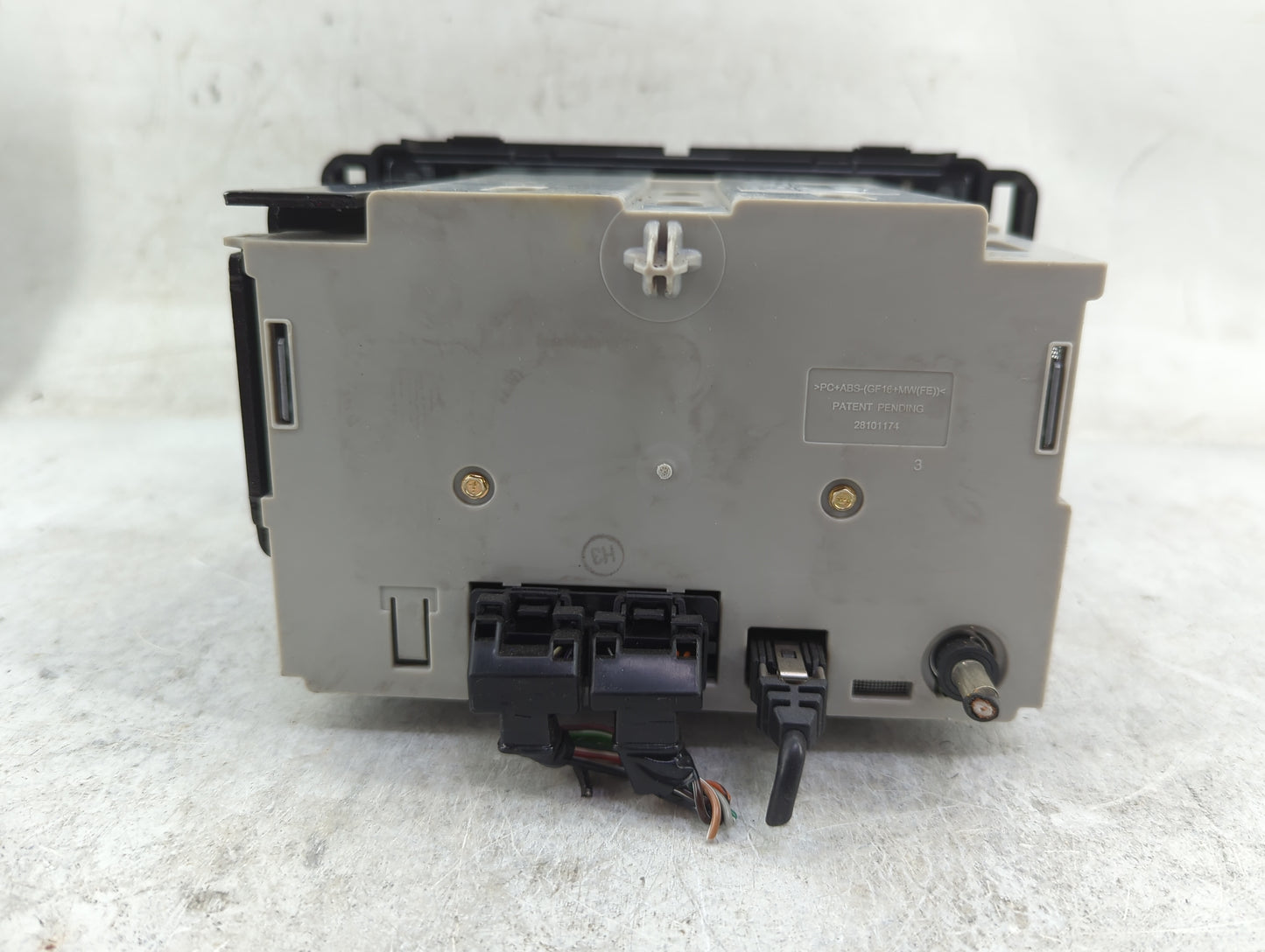 2010 Gmc Acadia Radio AM FM Cd Player Receiver Replacement Fits OEM Used Auto Parts - Oemusedautoparts1.com
