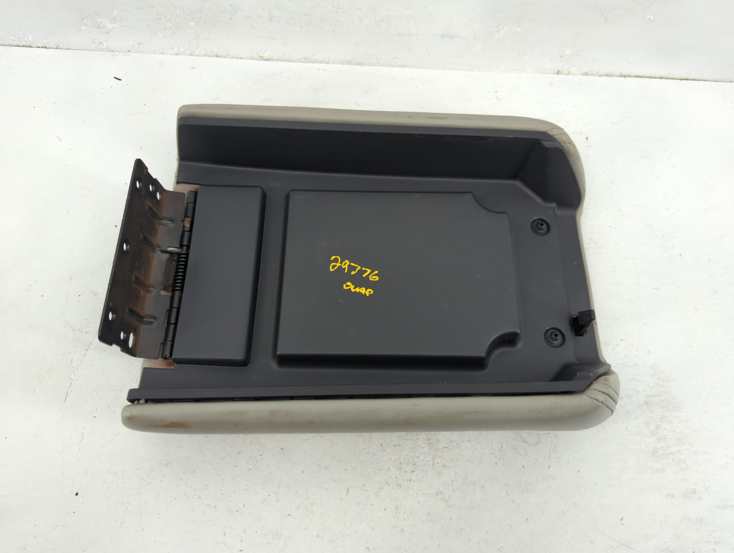 2007-2014 Gmc Acadia Center Console Armrest Cover Lid Fits Fits 2007 2008 2009 2010 2011 2012 2013 2014 2015 2016 2017 OEM U