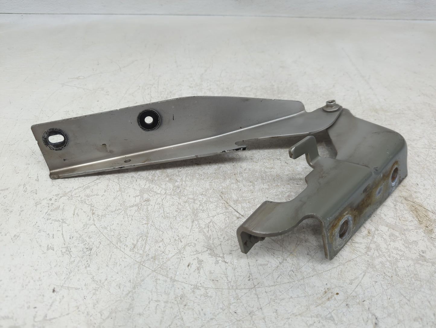 2009 Gmc Acadia Passenger Hood Hinge - Oemusedautoparts1.com