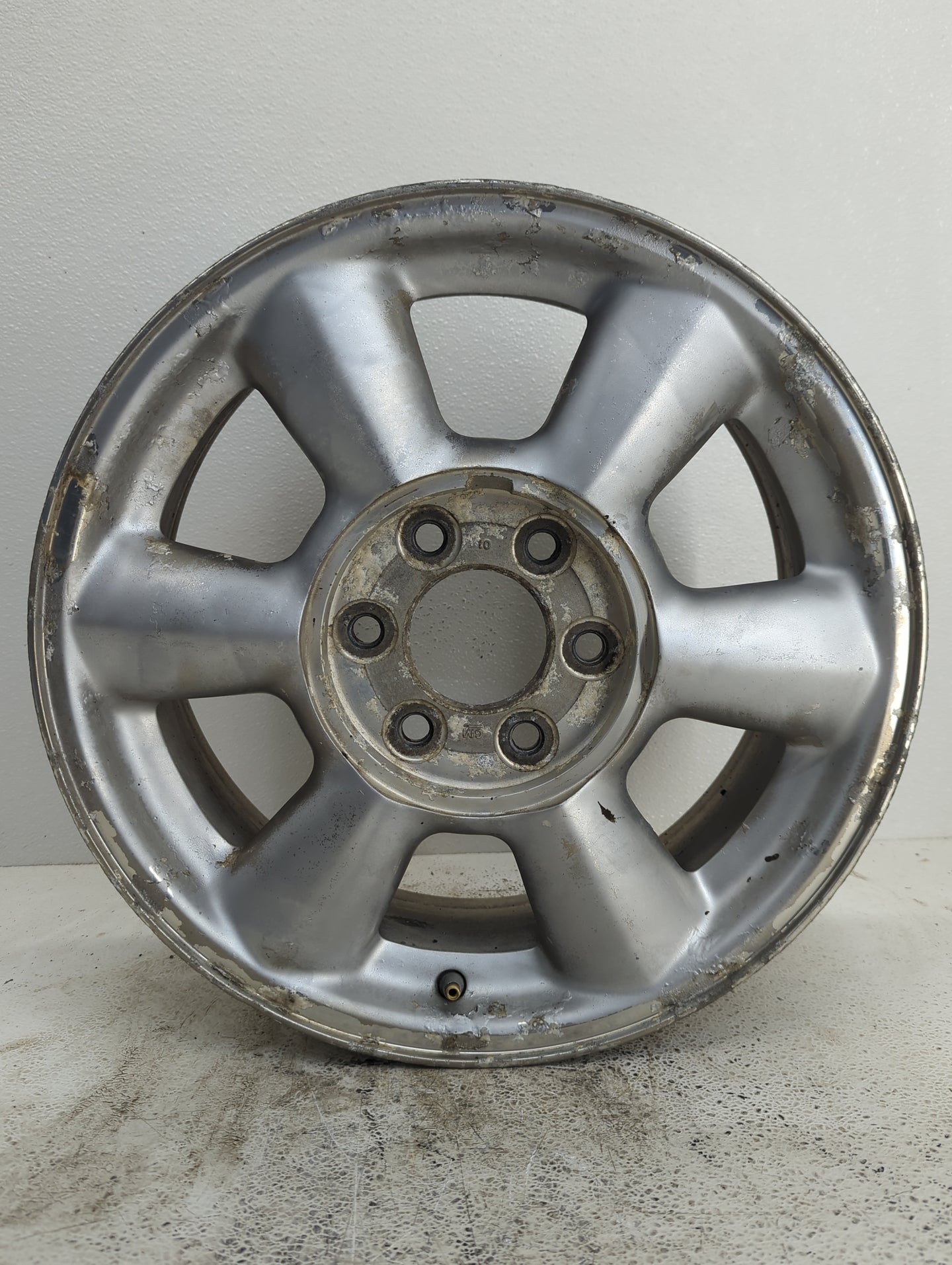2002-2007 Gmc Envoy Oem Wheel Rim 1096369 - Oemusedautoparts1.com