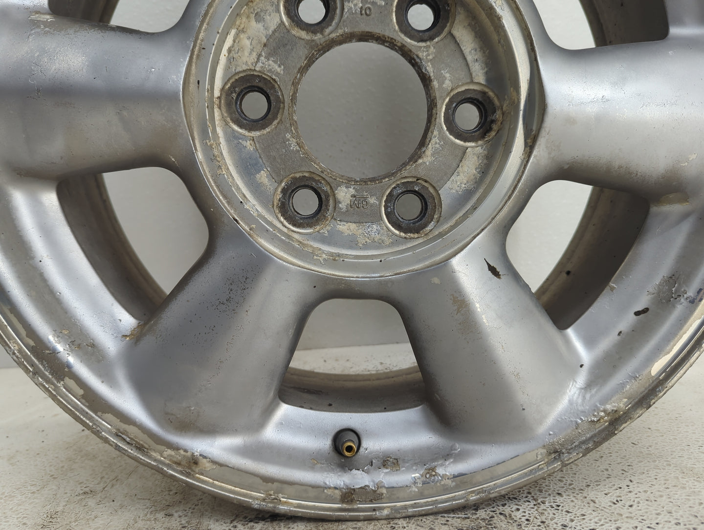 2002-2007 Gmc Envoy Oem Wheel Rim 1096369 - Oemusedautoparts1.com