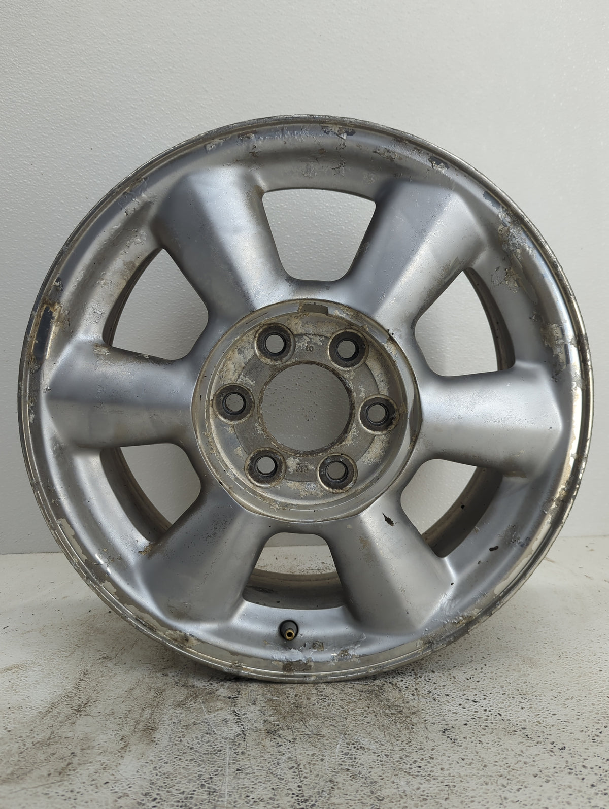 2002-2007 Gmc Envoy Oem Wheel Rim 1096369 - Oemusedautoparts1.com